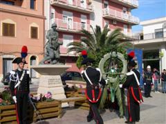 Inaugurato cippo marmoreo e statua milite ignoto
