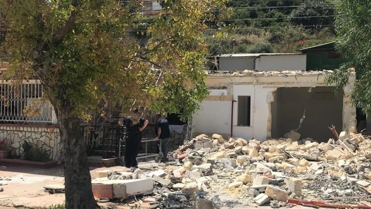 Oggi altri quattro immobili abusivi abbattuti ad Altavilla Milicia