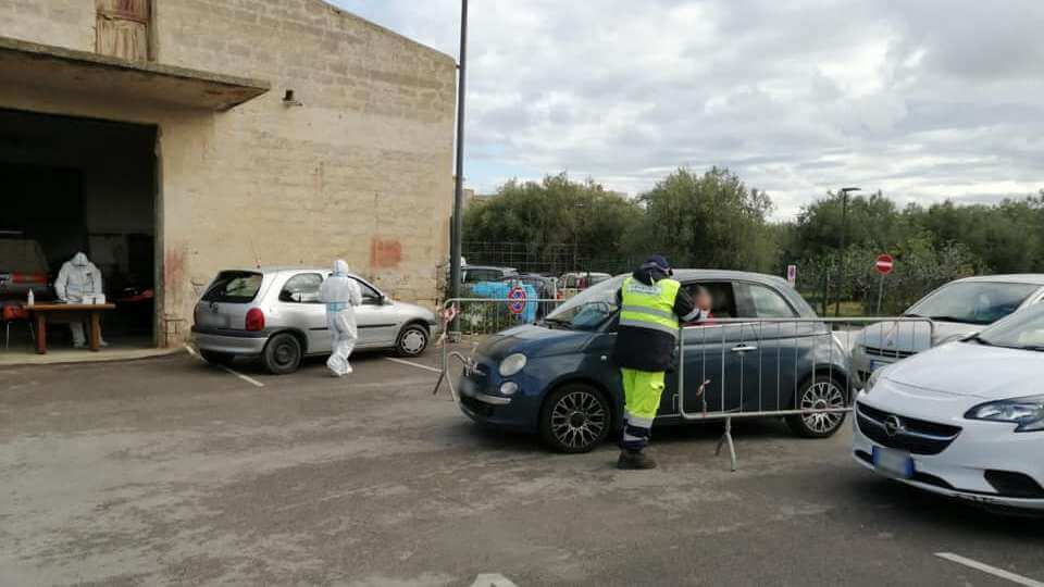 Al drive test rapido per Covid-19 ad Altavilla Milicia: 300 tamponi e 6 positivi