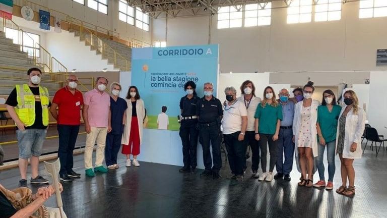 Attivo l�ufficio green pass presso l�hub vaccinale del palazzetto dello sport. Nuove regole per il green pass