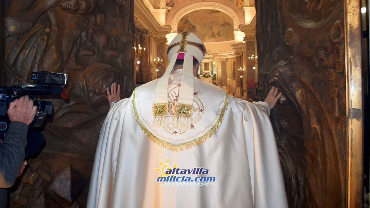 Aperta la porta santa del Santuario per l'anno giubilare 2023