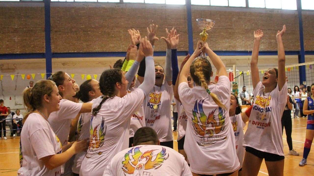 Le ragazze dellASD Palma Team Volley promosso in 1^ Divisione