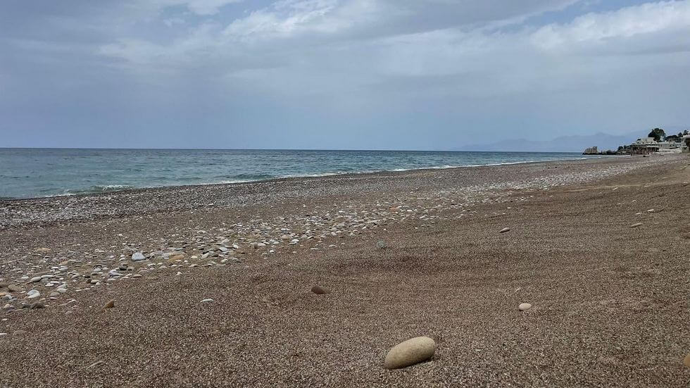 I giovani della consulta giovanile puliscono la spiaggia della Capannina