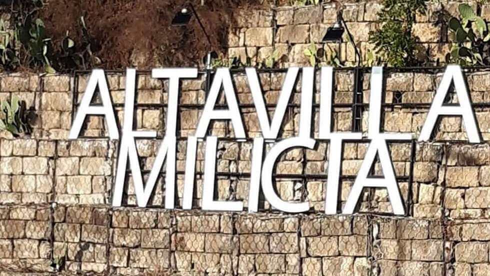 Sostituita la scritta di benvenuto allingresso della cittadina