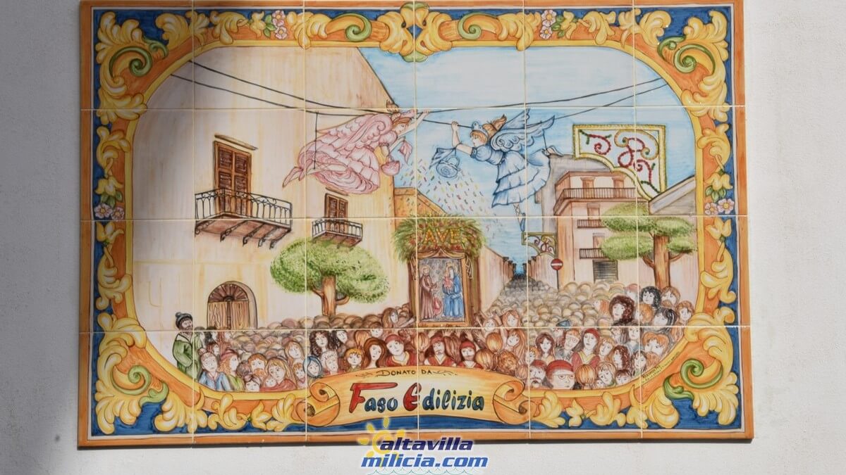 La volata degli angeli in una installazione artistica in ceramica