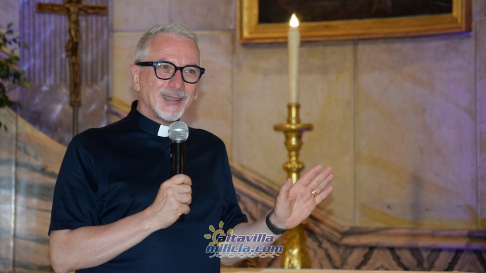 Don Salvo saluta la comunit parrocchiale di Altavilla Milicia