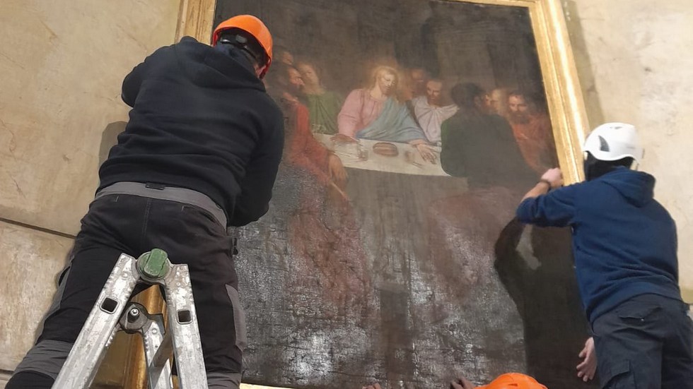 Rientro nellarea presbiterale della Basilica delle tele del Bagnasco