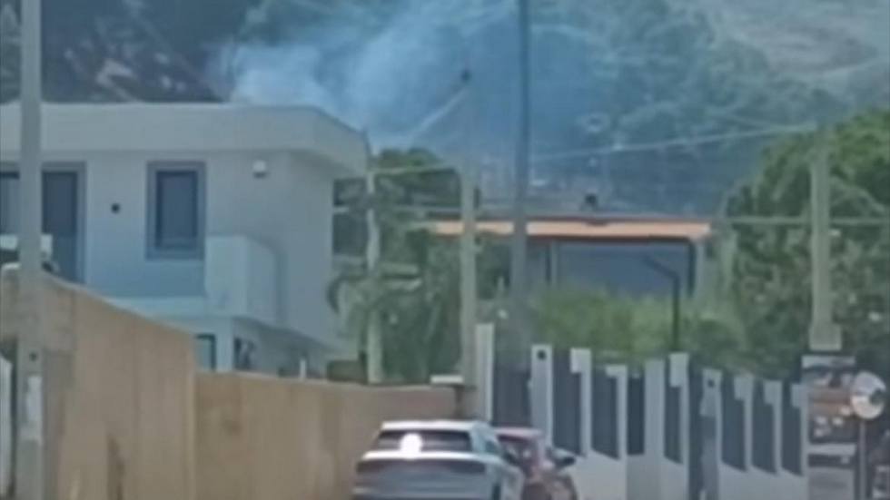 Odori nauseabondi in via Fornarotto e roghi di plastica sulla Strada di Piano Madonna