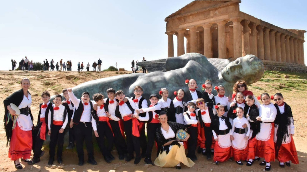 I Picciotti della Milicia, i piccoli della �Mons. Gagliano�, alla Sagra del Mandorlo in Fiore