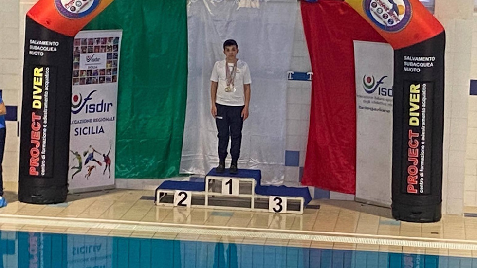 Francesco Muratore trionfa ai Regionali di Nuoto: Altavilla festeggia il suo giovane campione
